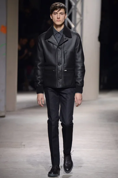 Look 25